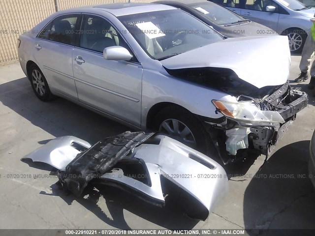 4T1BK46K37U002892 - 2007 TOYOTA CAMRY NEW GENERAT LE/XLE/SE SILVER photo 1