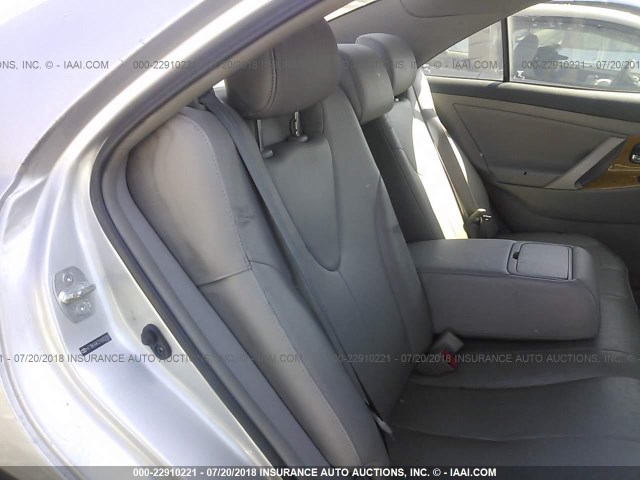4T1BK46K37U002892 - 2007 TOYOTA CAMRY NEW GENERAT LE/XLE/SE SILVER photo 8