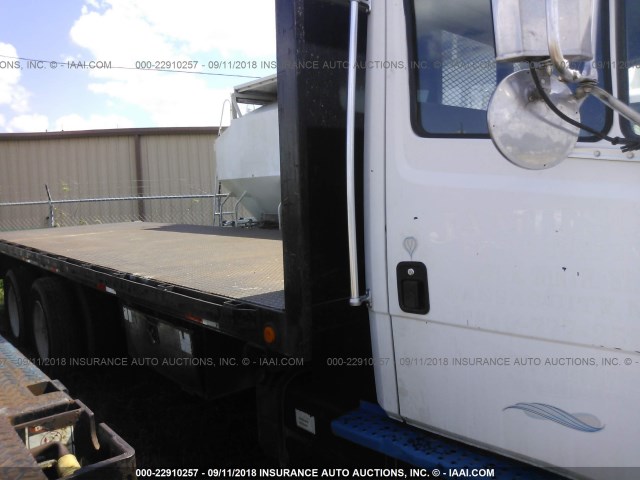 1FVHBXAK14HM27379 - 2004 FREIGHTLINER FL80  WHITE photo 7