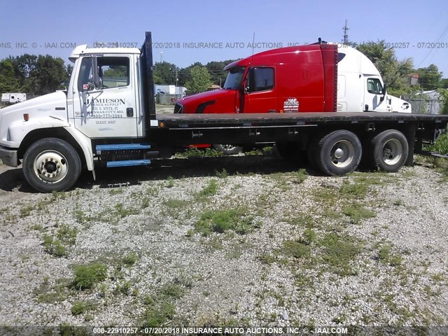 1FVHBXAK14HM27379 - 2004 FREIGHTLINER FL80  WHITE photo 8