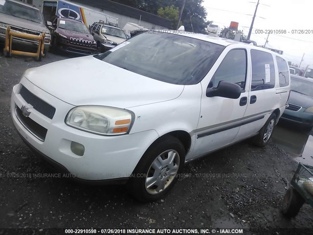 1GNDV23W38D128517 - 2008 CHEVROLET UPLANDER LS WHITE photo 2