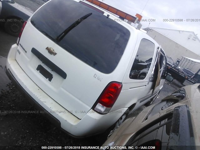 1GNDV23W38D128517 - 2008 CHEVROLET UPLANDER LS WHITE photo 4