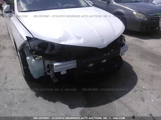 3LN6L2G95DR809478 - 2013 LINCOLN MKZ WHITE photo 6