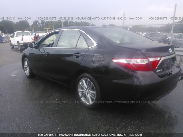 4T1BF1FK9FU110063 - 2015 TOYOTA CAMRY LE/XLE/SE/XSE 黑色 照片 3