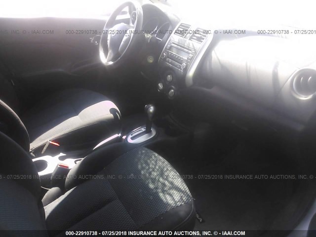 3N1CE2CP4EL397986 - 2014 NISSAN VERSA NOTE S/S PLUS/SV/SL SILVER photo 5