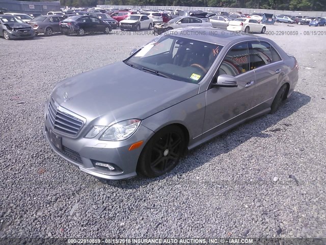 WDDHF9AB2AA111124 - 2010 MERCEDES-BENZ E 550 4MATIC GRAY photo 2