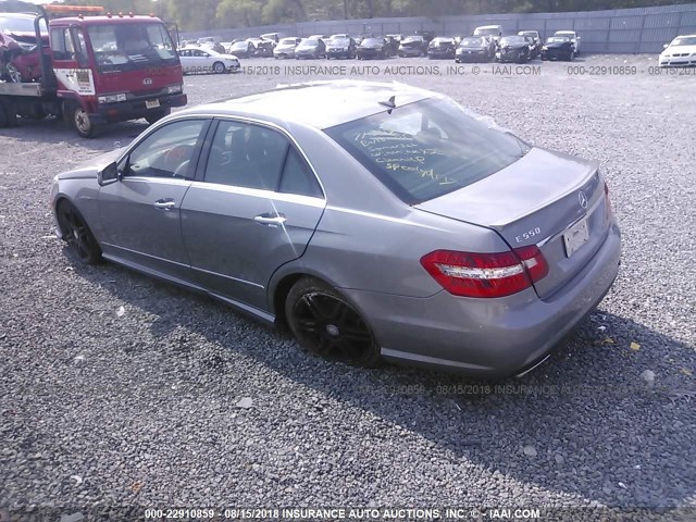 WDDHF9AB2AA111124 - 2010 MERCEDES-BENZ E 550 4MATIC GRAY photo 3