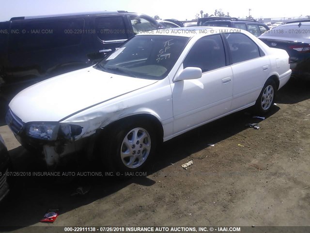 JT2BG22K3Y0462295 - 2000 TOYOTA CAMRY CE/LE/XLE WHITE photo 2