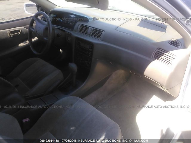 JT2BG22K3Y0462295 - 2000 TOYOTA CAMRY CE/LE/XLE 白色 照片 5