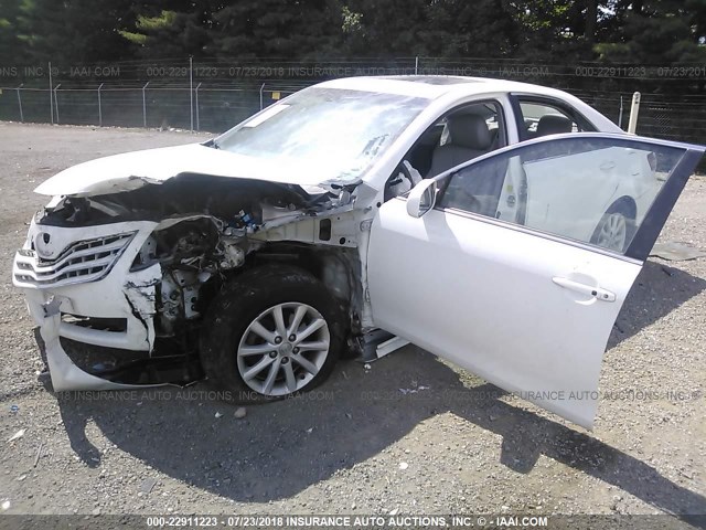 4T4BF3EK3BR156064 - 2011 TOYOTA CAMRY SE/LE/XLE თეთრი ფოტო 2