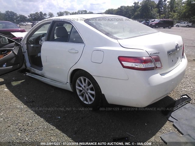 4T4BF3EK3BR156064 - 2011 TOYOTA CAMRY SE/LE/XLE თეთრი ფოტო 3