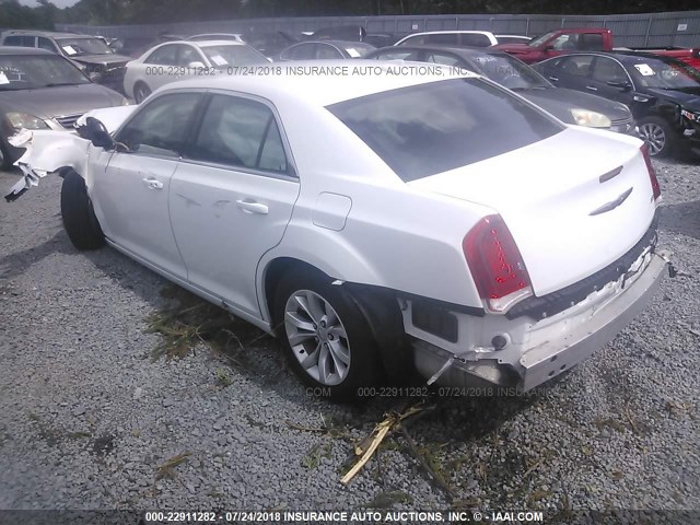 2C3CCAAG7FH930282 - 2015 CHRYSLER 300 LIMITED WHITE photo 3