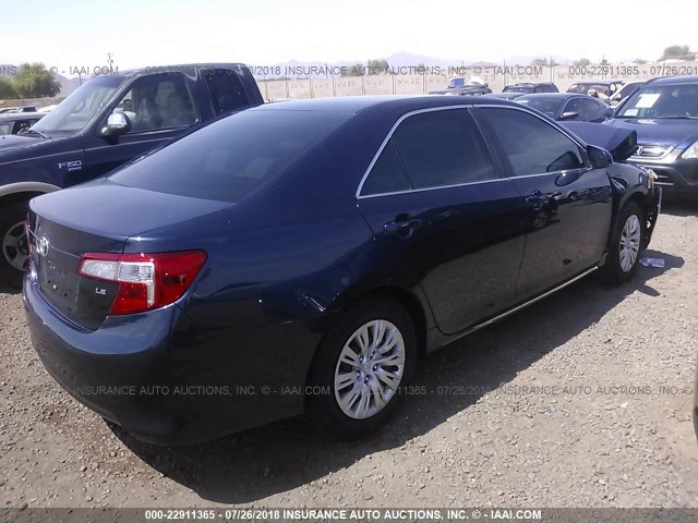 4T4BF1FK2ER420768 - 2014 TOYOTA CAMRY L/SE/LE/XLE 蓝色 照片 4