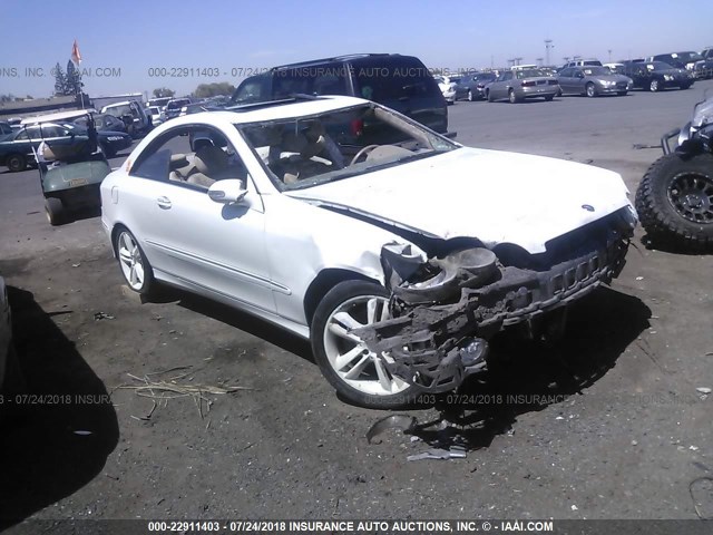 WDBTJ56H68F250631 - 2008 MERCEDES-BENZ CLK 350 WHITE photo 1