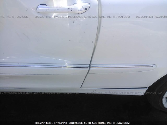 WDBTJ56H68F250631 - 2008 MERCEDES-BENZ CLK 350 WHITE photo 9