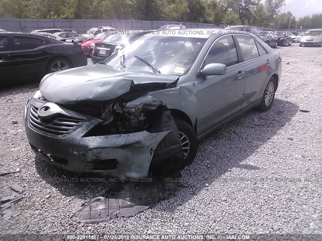 4T1BE46K87U664877 - 2007 TOYOTA CAMRY NEW GENERAT CE/LE/XLE/SE GRAY photo 2