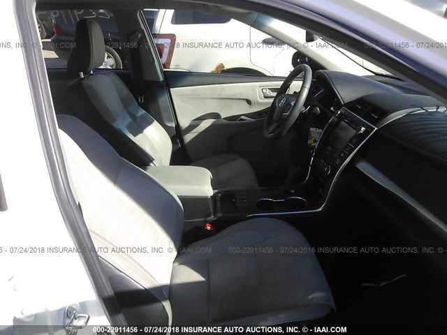 4T1BK1FK8FU559469 - 2015 TOYOTA CAMRY XSE/XLE WHITE photo 5