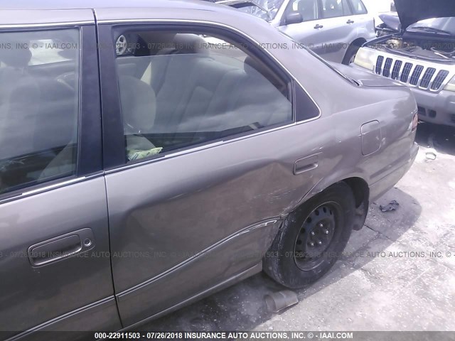 4T1BG22K2XU447247 - 1999 TOYOTA CAMRY CE/LE/XLE 棕色 照片 6
