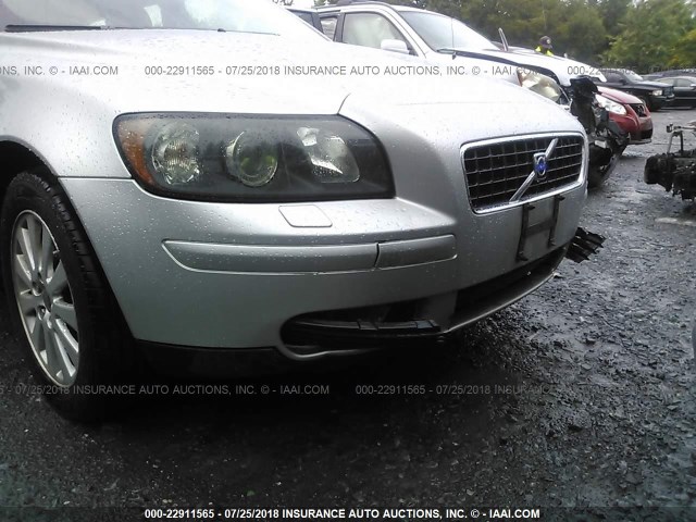 YV1MW382652070986 - 2005 VOLVO V50 2.4I SILVER photo 6