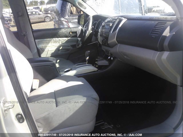 3TMLU4EN6CM083934 - 2012 TOYOTA TACOMA DOUBLE CAB SILVER photo 5