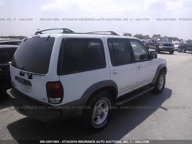 1FMZU63E31ZA64581 - 2001 FORD EXPLORER XLT WHITE photo 4