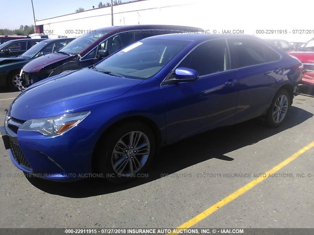 4T1BF1FK4FU967469 - 2015 TOYOTA CAMRY LE/XLE/SE/XSE 蓝色 照片 2