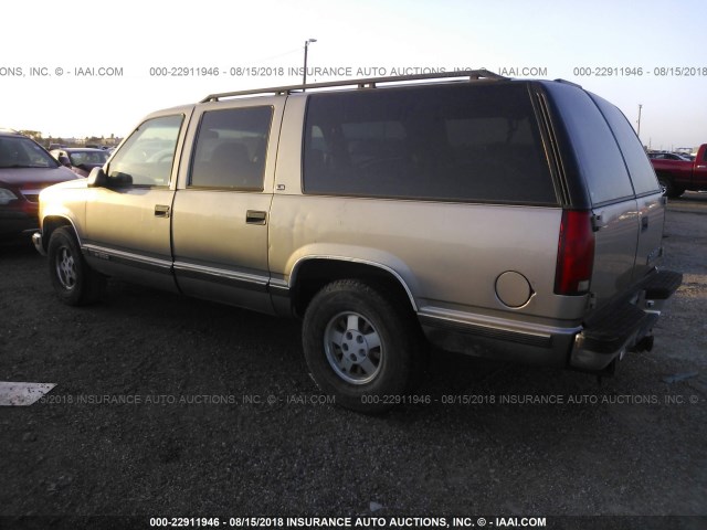 3GNEC16R2WG132147 - 1998 CHEVROLET SUBURBAN C1500 BEIGE photo 3