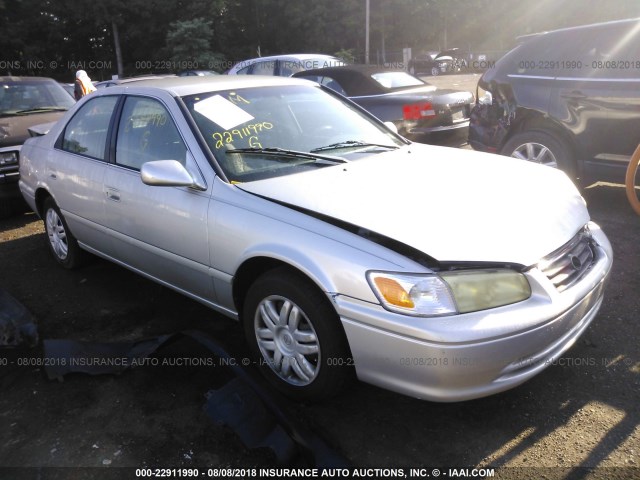 4T1BG22K51U100518 - 2001 TOYOTA CAMRY CE/LE/XLE 银色 照片 1