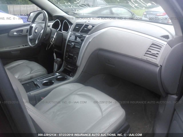 1GNLRGED4AS125376 - 2010 CHEVROLET TRAVERSE LT MAROON photo 5