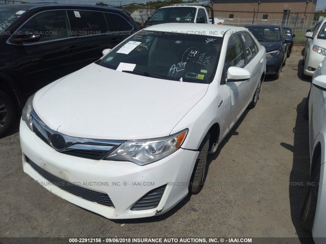 4T1BD1FK5EU112056 - 2014 TOYOTA CAMRY HYBRID/LE/XLE 白色 照片 2