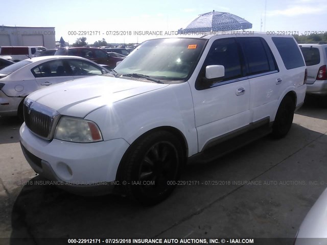 5LMFU27R34LJ20919 - 2004 LINCOLN NAVIGATOR 白色 照片 2