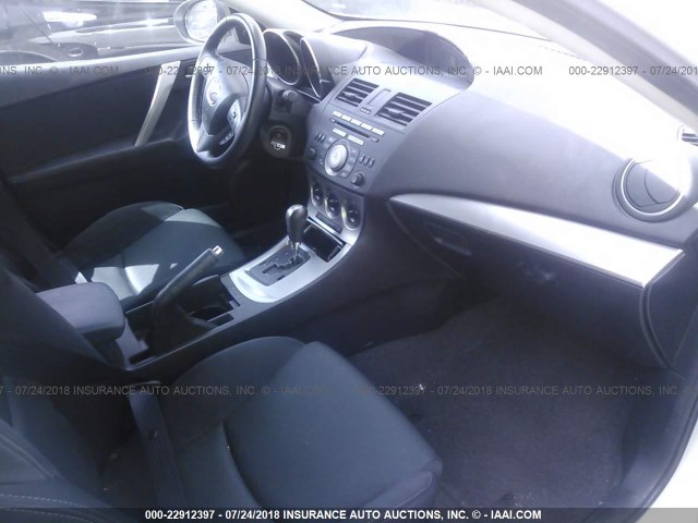 JM1BL1K52B1388120 - 2011 MAZDA 3 S WHITE photo 5