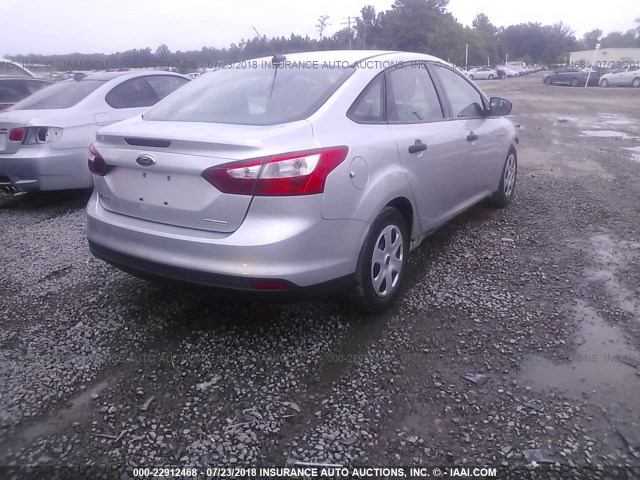 1FADP3E2XDL370133 - 2013 FORD FOCUS S SILVER photo 4