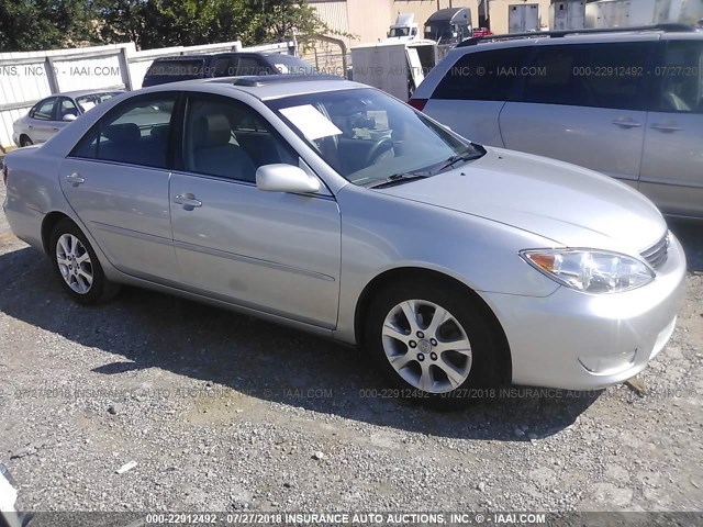 4T1BE30K55U964201 - 2005 TOYOTA CAMRY LE/XLE/SE Gümüş foto 1