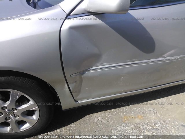 4T1BE30K55U964201 - 2005 TOYOTA CAMRY LE/XLE/SE Gümüş foto 6