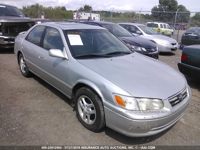 4T1BG22K41U770352 - 2001 TOYOTA CAMRY CE/LE/XLE ვერცხლისფერი ფოტო 1