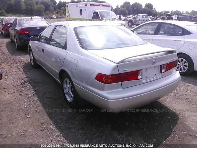 4T1BG22K41U770352 - 2001 TOYOTA CAMRY CE/LE/XLE ვერცხლისფერი ფოტო 3