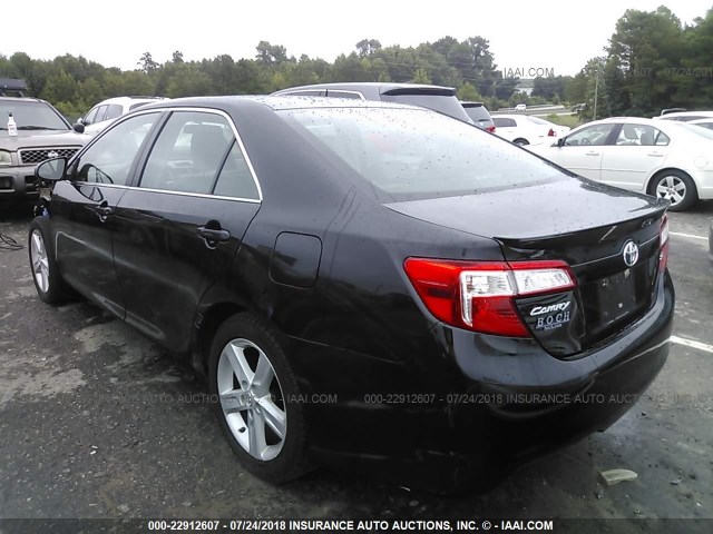 4T1BF1FK7EU405306 - 2014 TOYOTA CAMRY L/SE/LE/XLE შავი ფოტო 3