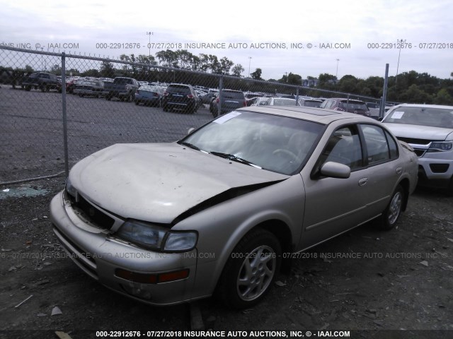 JN1CA21D3TT177302 - 1996 NISSAN MAXIMA GLE/GXE/SE GOLD photo 2