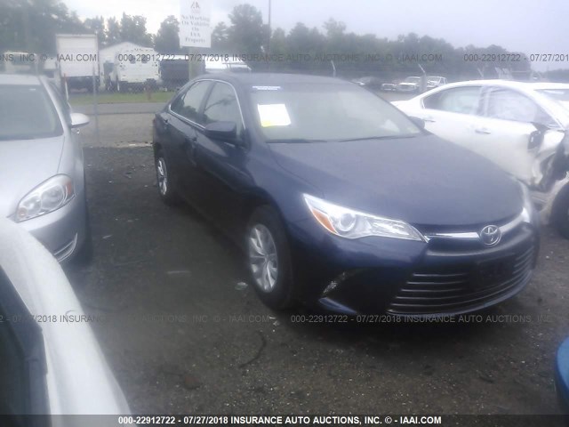 4T4BF1FK1FR462060 - 2015 TOYOTA CAMRY LE/XLE/SE/XSE 蓝色 照片 1