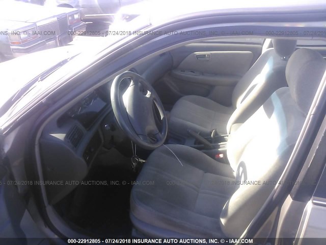 4T1BG22K11U097570 - 2001 TOYOTA CAMRY CE/LE/XLE ნაცრისფერი ფოტო 5