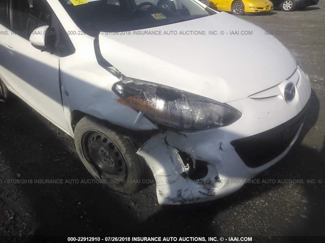 JM1DE1KZ6E0185571 - 2014 MAZDA MAZDA2 SPORT WHITE photo 6