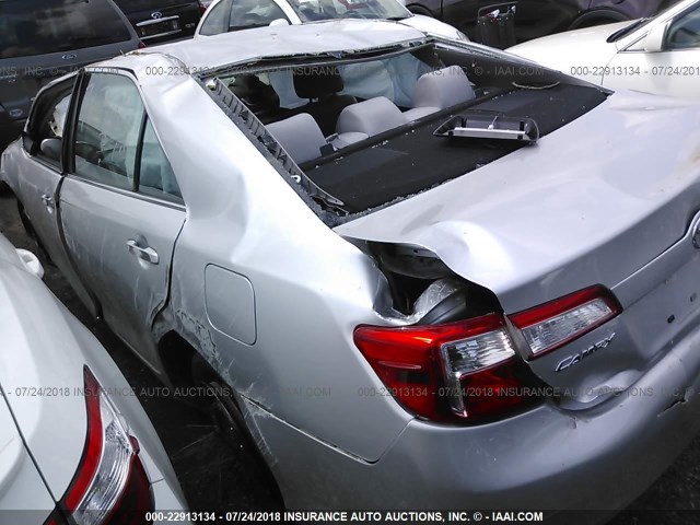 4T1BF1FK8DU653112 - 2013 TOYOTA CAMRY L/SE/LE/XLE Gümüş foto 3
