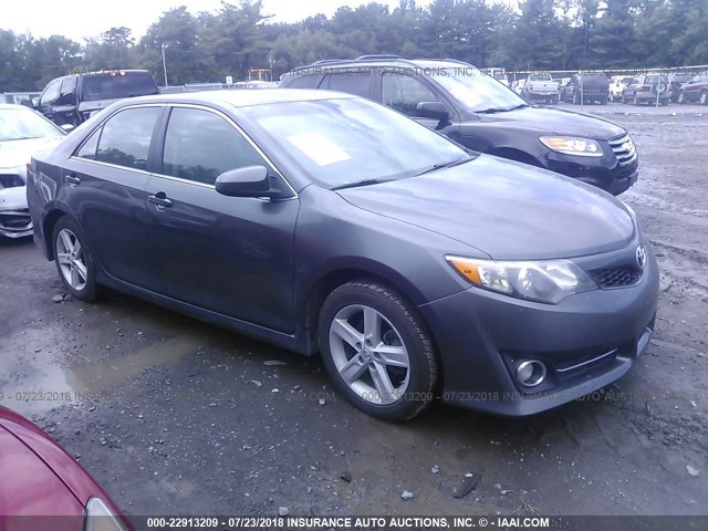 4T1BF1FK6CU130556 - 2012 TOYOTA CAMRY SE/LE/XLE GRAY photo 1