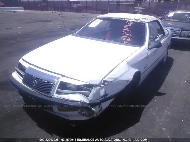 1C3XU4535NF186916 - 1992 CHRYSLER LEBARON 白色 照片 2