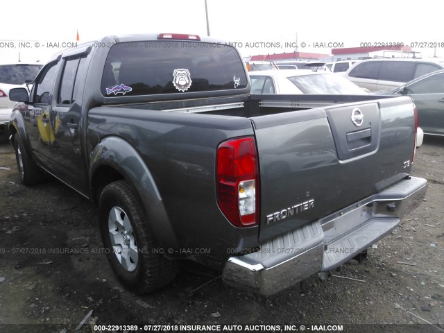 1N6AD07U87C400301 - 2007 NISSAN FRONTIER CREW CAB LE/SE/OFF ROAD GRAY photo 3