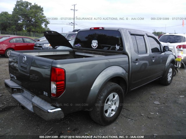 1N6AD07U87C400301 - 2007 NISSAN FRONTIER CREW CAB LE/SE/OFF ROAD GRAY photo 4