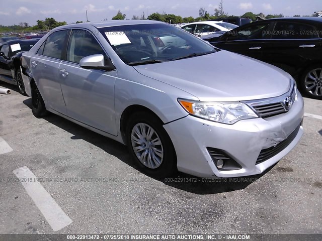 4T1BF1FK9EU750790 - 2014 TOYOTA CAMRY L/SE/LE/XLE 银色 照片 1