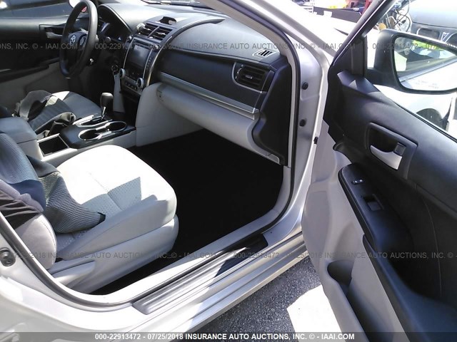 4T1BF1FK9EU750790 - 2014 TOYOTA CAMRY L/SE/LE/XLE 银色 照片 5