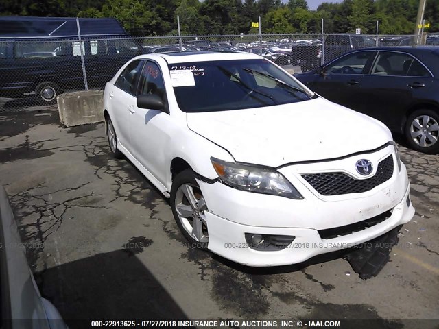 4T1BF3EK7BU752675 - 2011 TOYOTA CAMRY SE/LE/XLE თეთრი ფოტო 1